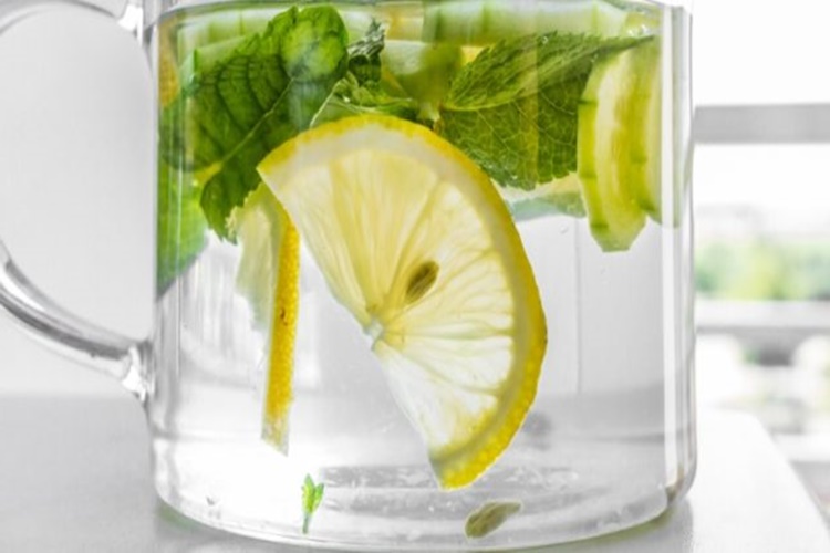 Limonlu Su Boğaz Ağrısına İyi Gelir Mi?