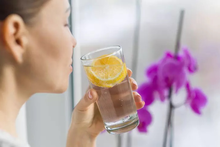 Limonlu Su Günde Ne Kadar Tüketilmeli?