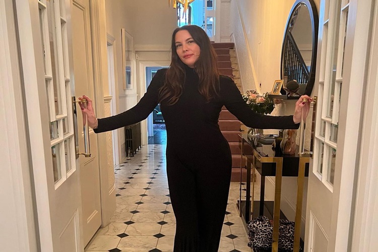 Liv Tyler Burnu Estetik Mi?
