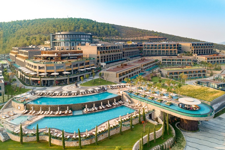 Lujo Otel Sahibi Kim?