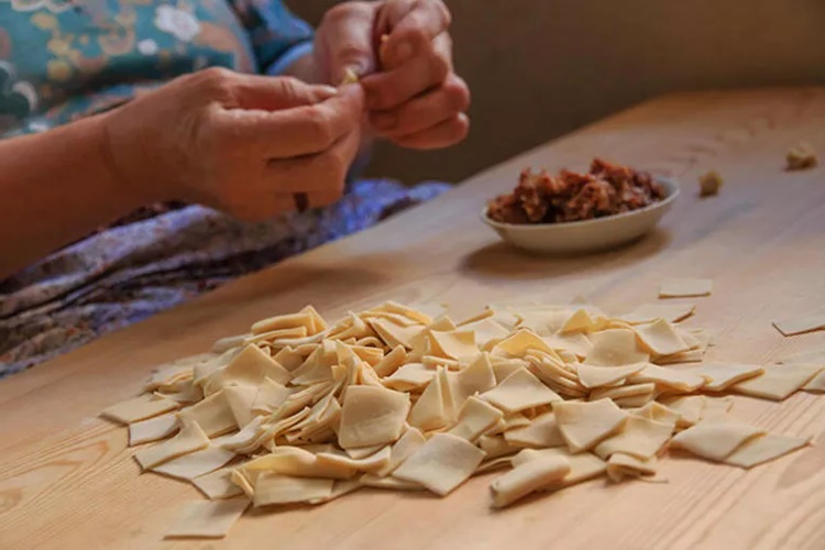 Mantı Hamuruna Ne Kadar Tuz Konur?