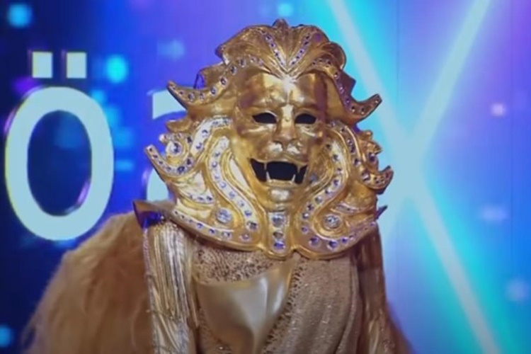 Maske Kimsin Sen Aslan Kim?