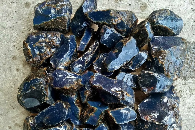 Mavi Kehribar Taşı Parlatılır Mı?