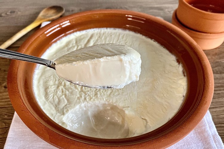 Mayalanan Yoğurt Neden Ekşi Olur?