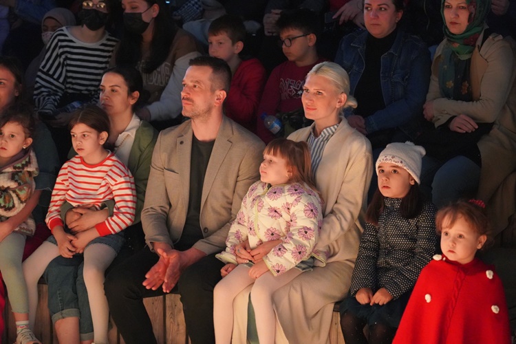 Melek Mızrak Subaşı Evli Mi?