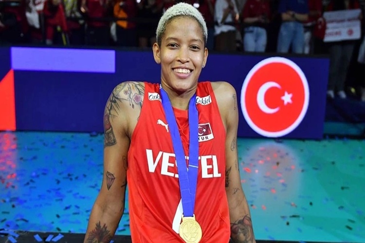 Melissa Vargas Boyu Kaçtır?