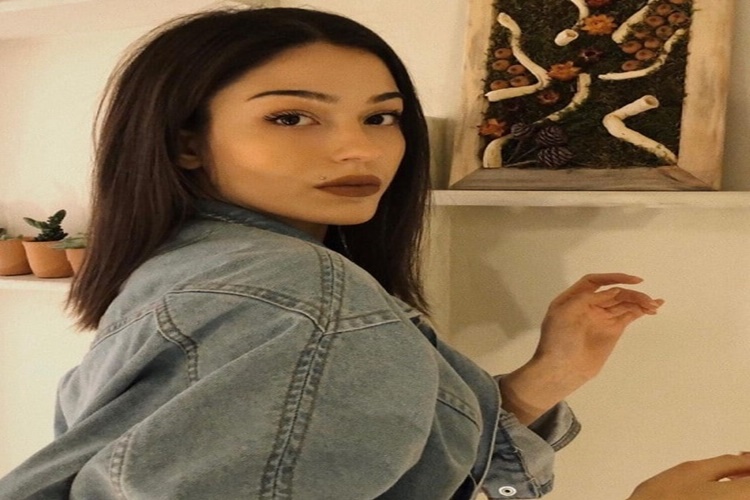 Meltem Akçöl Boyu Kaçtır?