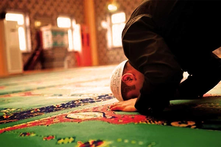Meninin Gelmesi Namazı Bozar Mı? 