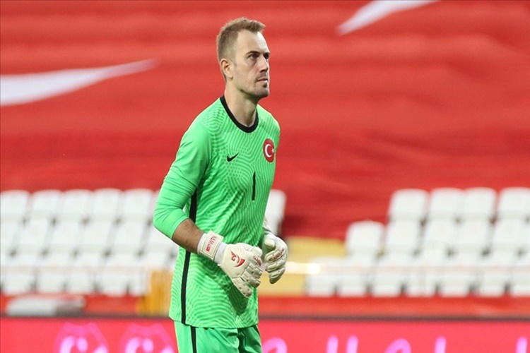 Mert Günok Fenerbahçe’de Oynadı Mı?