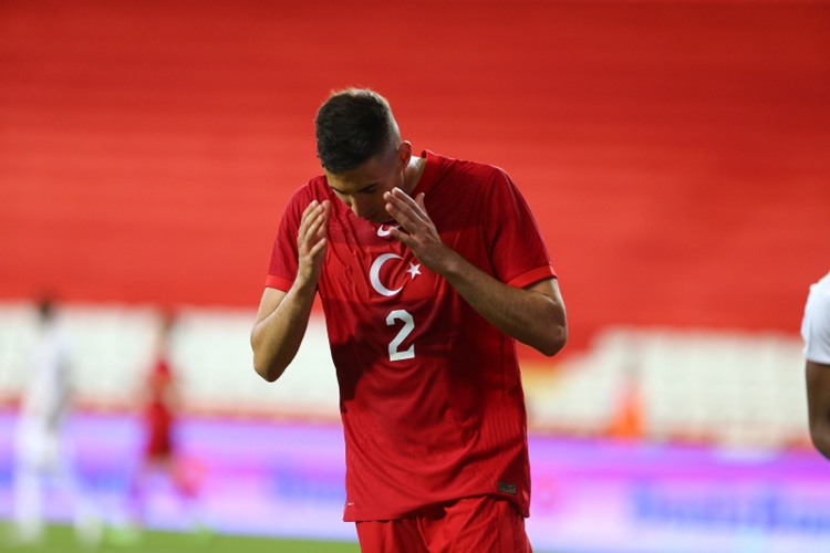 Mert Müldür Annesinin Adı Nedir?