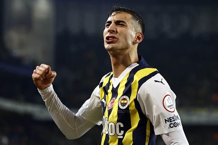 Mert Müldür Türkiye’de Hangi Takımı Tutuyor?