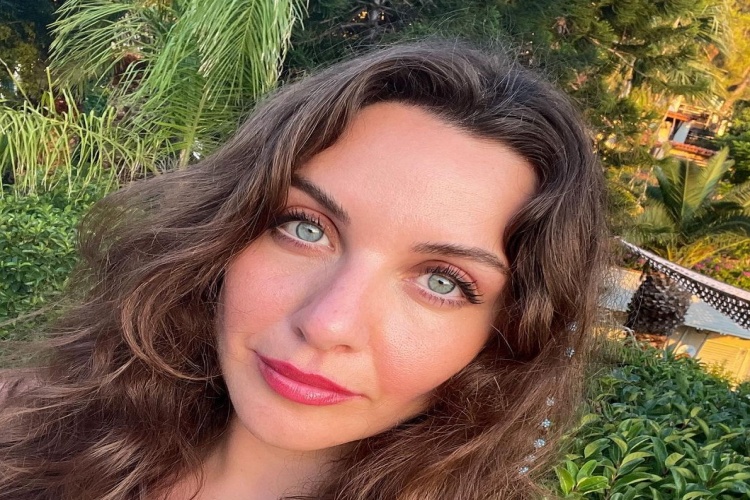 Merve Özkaynak Evli Mi?