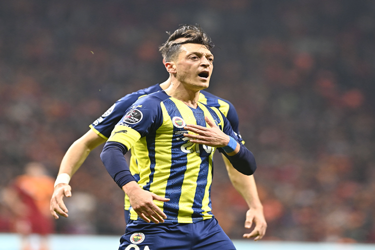 Mesut Özil Dünya Kupası Kazandı Mı?