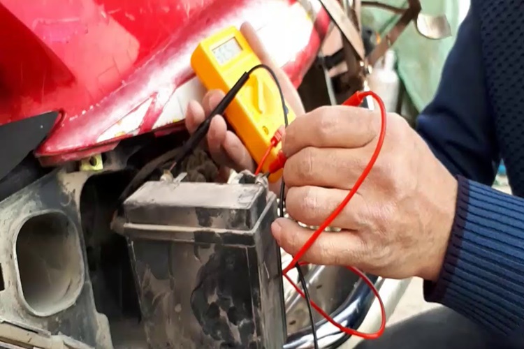 Motosiklet Aküsü Nasıl Şarj Edilir?