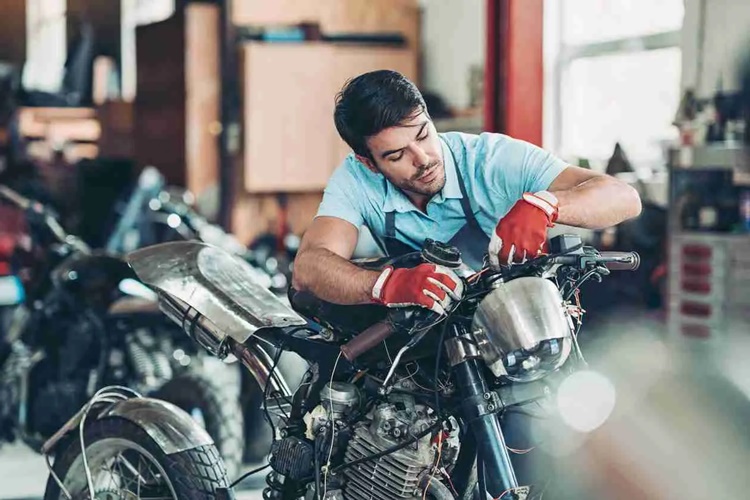 Motosiklet Nasıl Az Yakar?