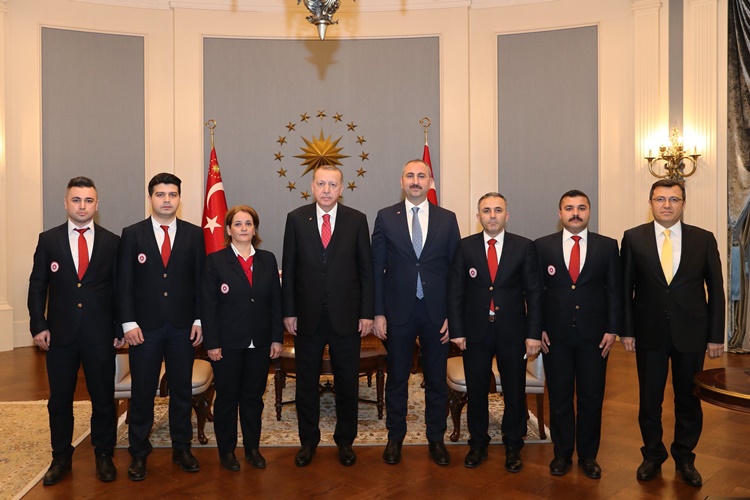 Mübaşir Haftada Kaç Gün Çalışır?