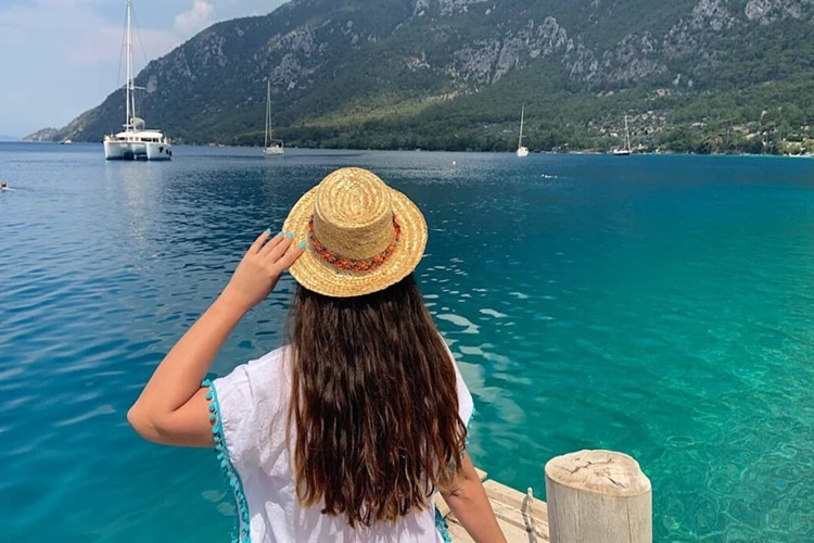 Muğla Akbük Koyunda Nerede Kalınır?