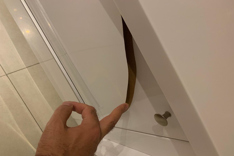 Mutfak Dolabı Kaplaması Kalktı Nasıl Yapıştırılır?