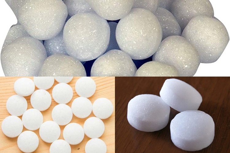 Naftalin Lekesi Kıyafetten Nasıl Çıkar?