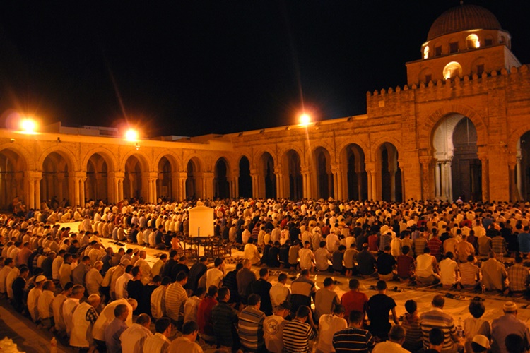 Namaz Borcu Olan Teheccüd Kılabilir Mi?