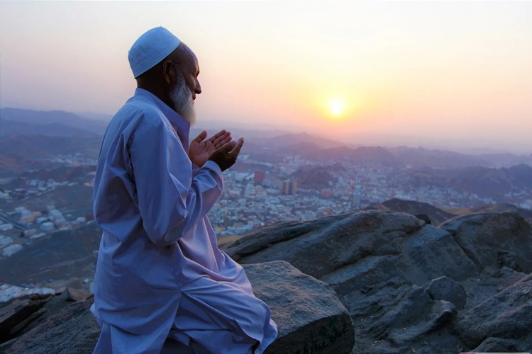 Namaz Borcu Olan Teravih Kılabilir Mi?