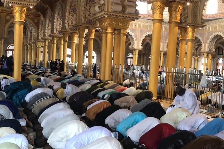 Namaz Borcu Olan Tesbih Namazı Kılabilir Mi?