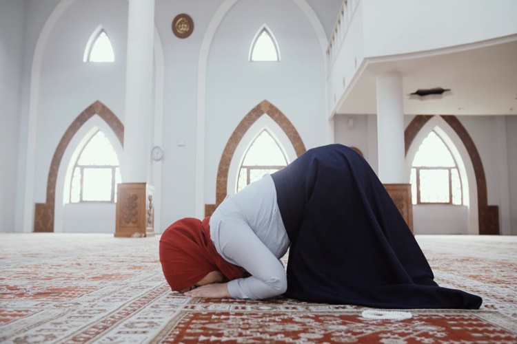 Namaz Dışında Gülmek Abdesti Bozar Mı?