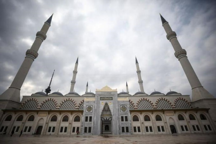 Namaz Duaları Sırayla Mı Okunmalı?
