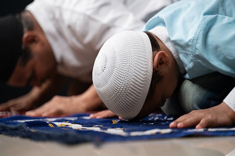 Namaz Kılan Erkek Aldatır Mı?