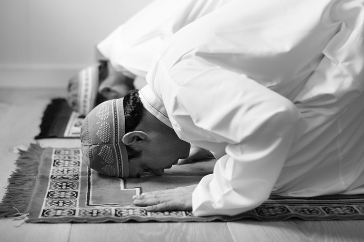 Namaz Kılarken Cinsellik Düşünmek Günah Mı?