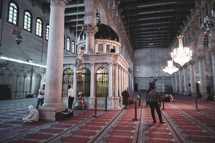 Namaz Kılarken Çok Terlemek Günah Mı?