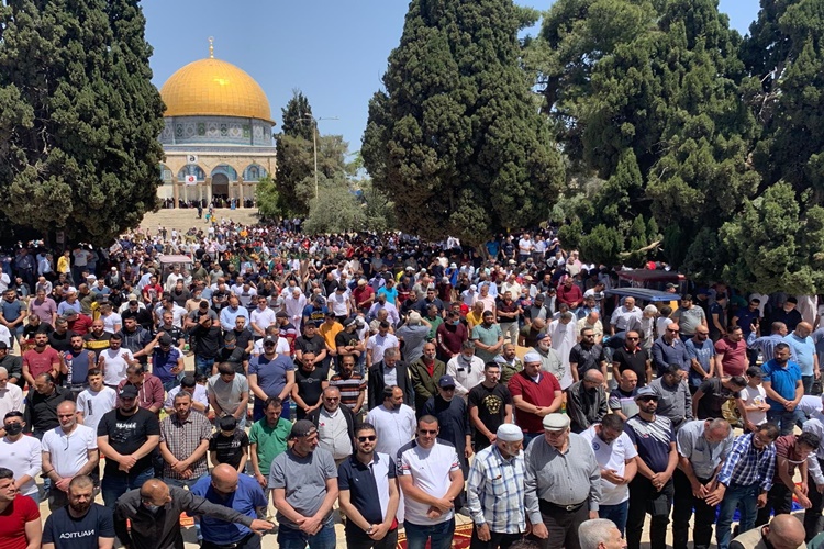 Namaz Kılarken Farklı Şeyler Düşünmek?