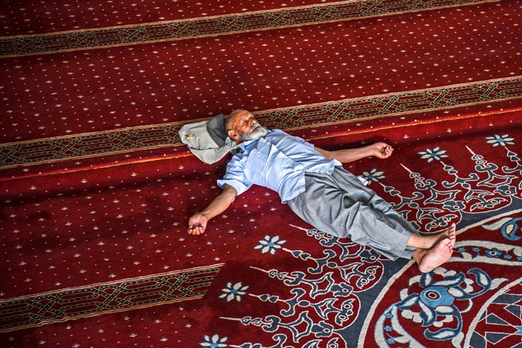 Namaz Kılarken Kalp Çarpıntısı Neden Olur?