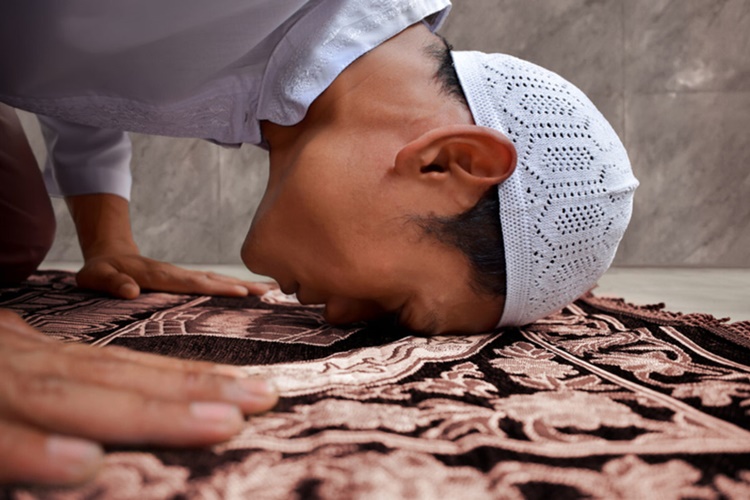 Namaz Kuran’da Geçiyor Mu?