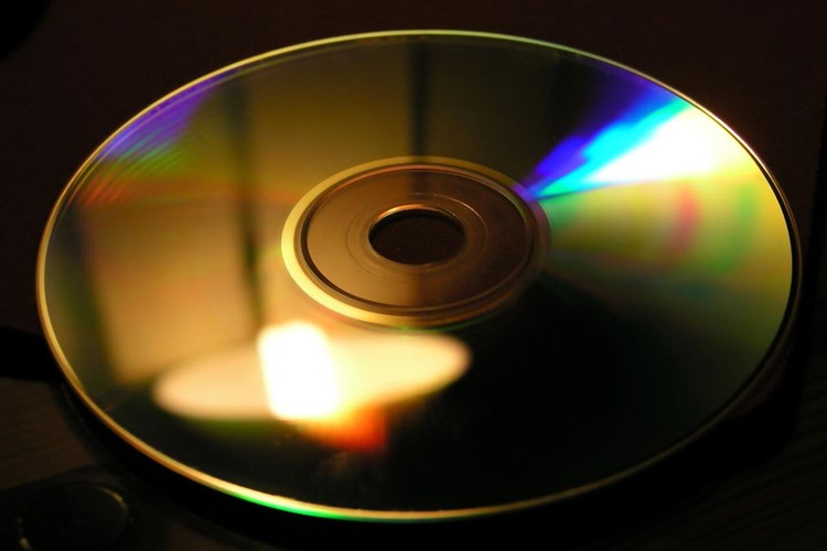 Nasıl CD Takılır?
