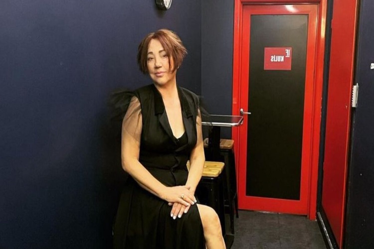 Nazan Öncel’in Annesi Kimdir?
