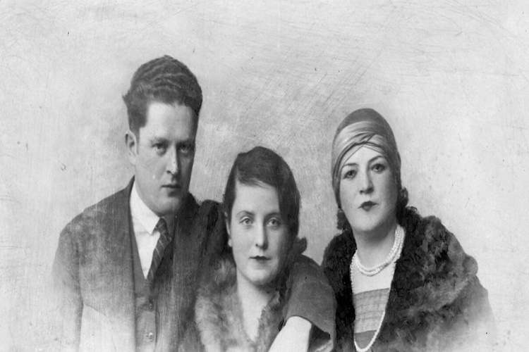 Nazım Hikmet Kimin Torunu?