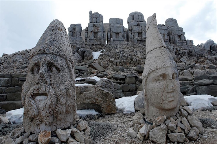 Nemrut Heykelleri Nerede Meşhur?