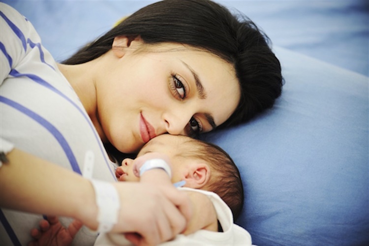 Normal Doğum Göbeği Nasıl Gider?