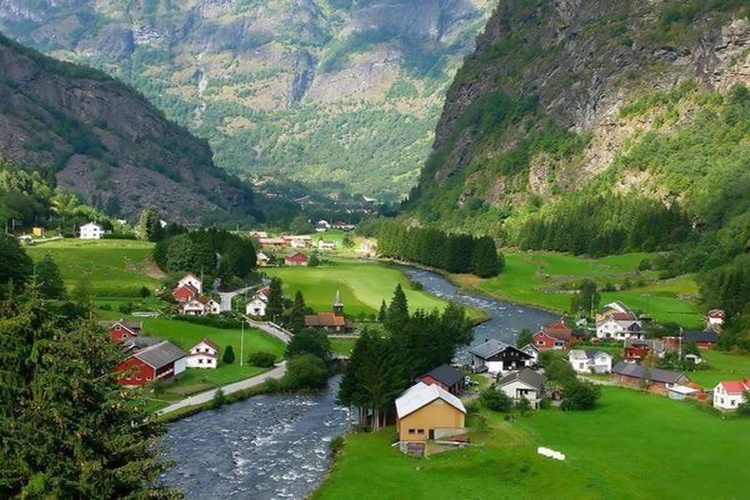 Norveç Hangi Dine Mensuptur?