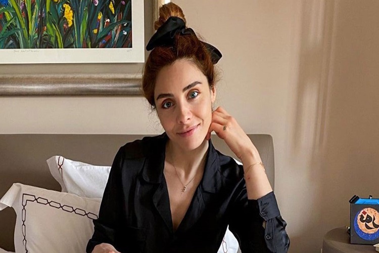 Nur Fettahoğlu Burnu Estetik Mi?