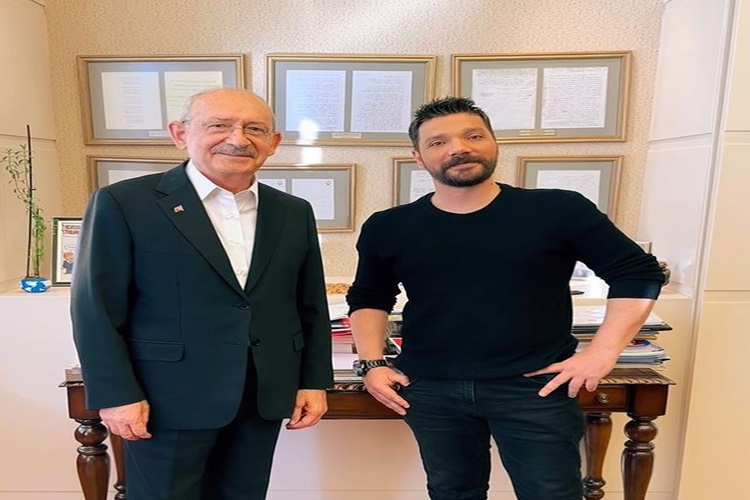 Oğuzhan Uğur Hangi Üniversite Mezunu?