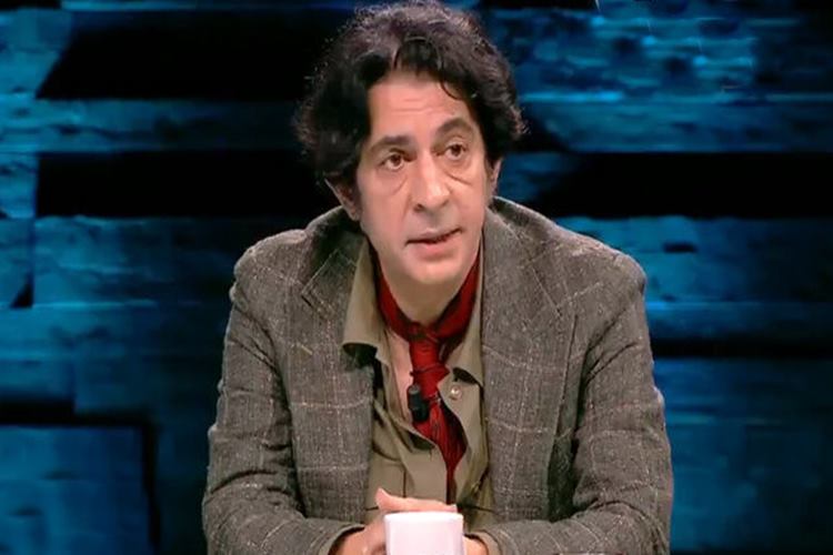 Okan Bayülgen Kaç Yaşında?