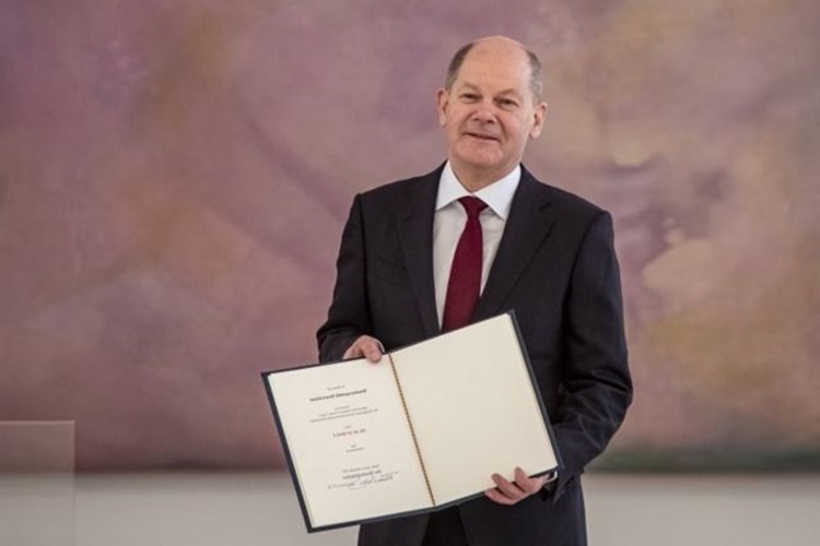 Olaf Scholz Kaç Yaşında?