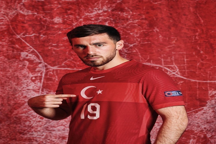 Orkun Kökçü Türkiye’de Hangi Takımı Tutuyor?