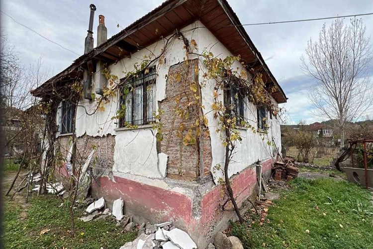 Orta Hasarlı Binalarda Oturulur Mu?