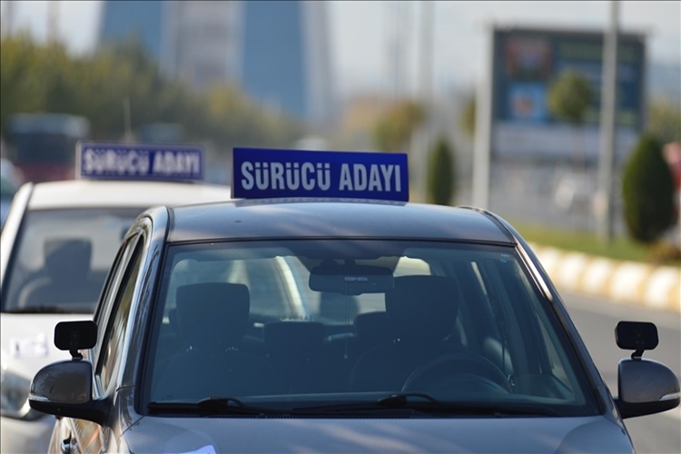 Ortaokul Mezunu Ehliyet Alabilir Mi?