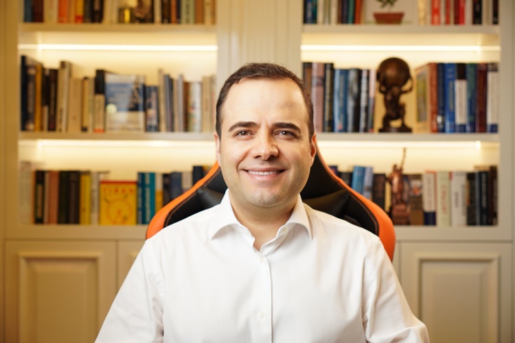 Özgür Demirtaş Arabası Gündem Oldu