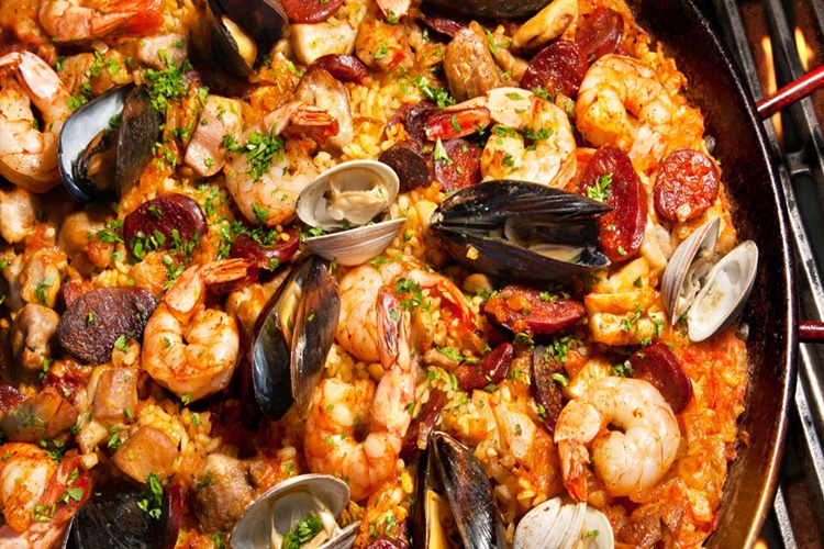 Paella Nasıl Yapılır? Adım Adım Paella Tarifi