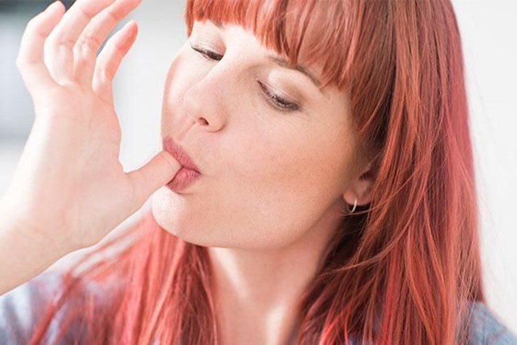 Parmak Emmek Orucu Bozar Mı?